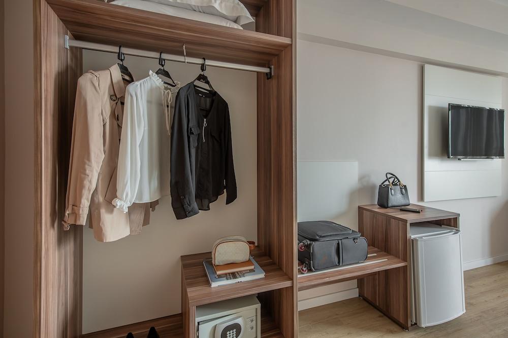 Hotel Intercity Centro Cívico 4*