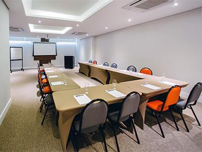 Intercity Centro Cívico Hotel 4*