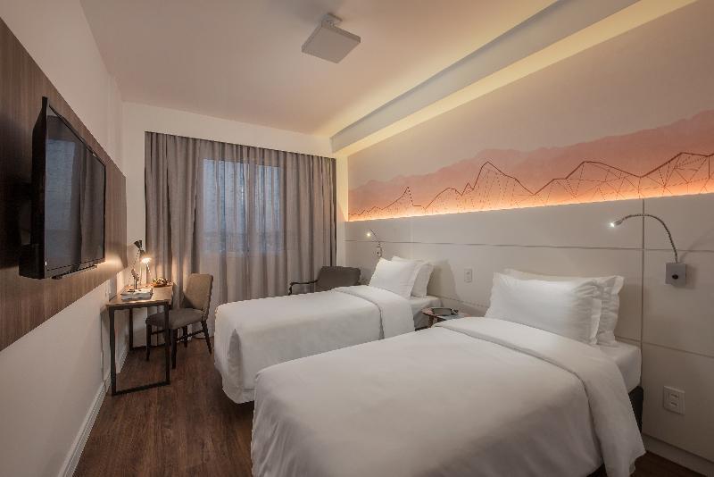 Hotel Intercity Centro Cívico 4*
